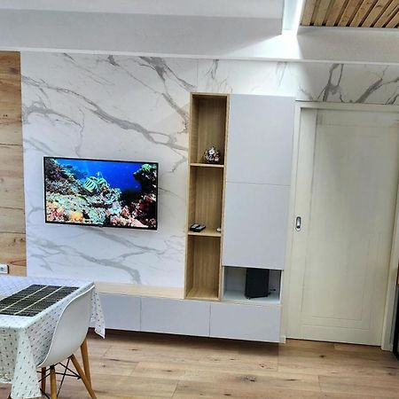 Avalona Apartment 1 Vlore Ngoại thất bức ảnh